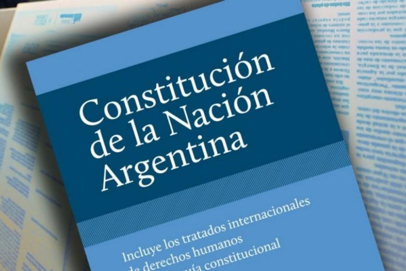 Cumplir la Constitución Nacional en vez de pretender cambiarla