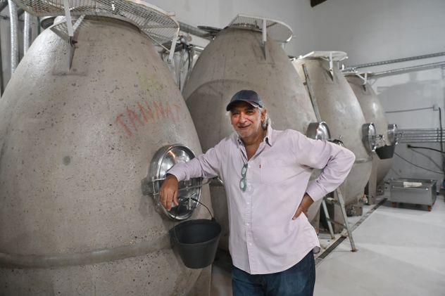 Pablo Asef elabora vinos biodinámicos en Posada y Bodega La Matilde en San Javier, Valle de Traslasierra. (Javier Ferreyra / La Voz)