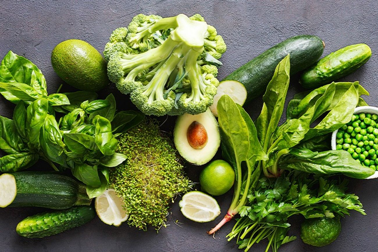 Cuál es la verdura rica en vitamina C y calcio que gana popularidad por sus beneficios para los huesos.