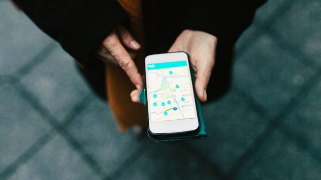 Ciberseguridad: por qué compartir tu ubicación en redes sociales puede ponerte en riesgo.