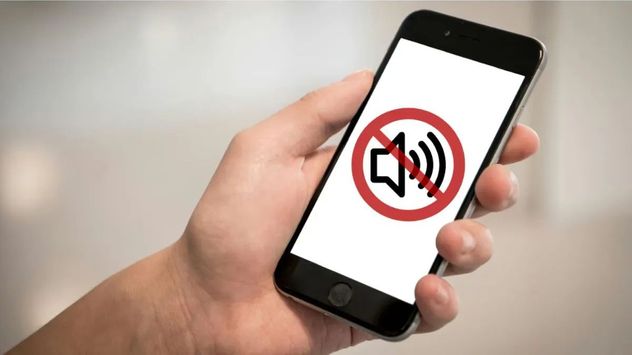 El debate sobre la presencia y uso del celular en la escuela se da en todo el mundo. 