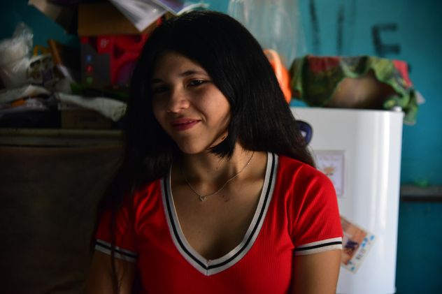 "Con 12 años, tenía que vivir su infancia, nada más", recuerdan Viviana y Paola. (Jorge Peñaranda / La Voz)