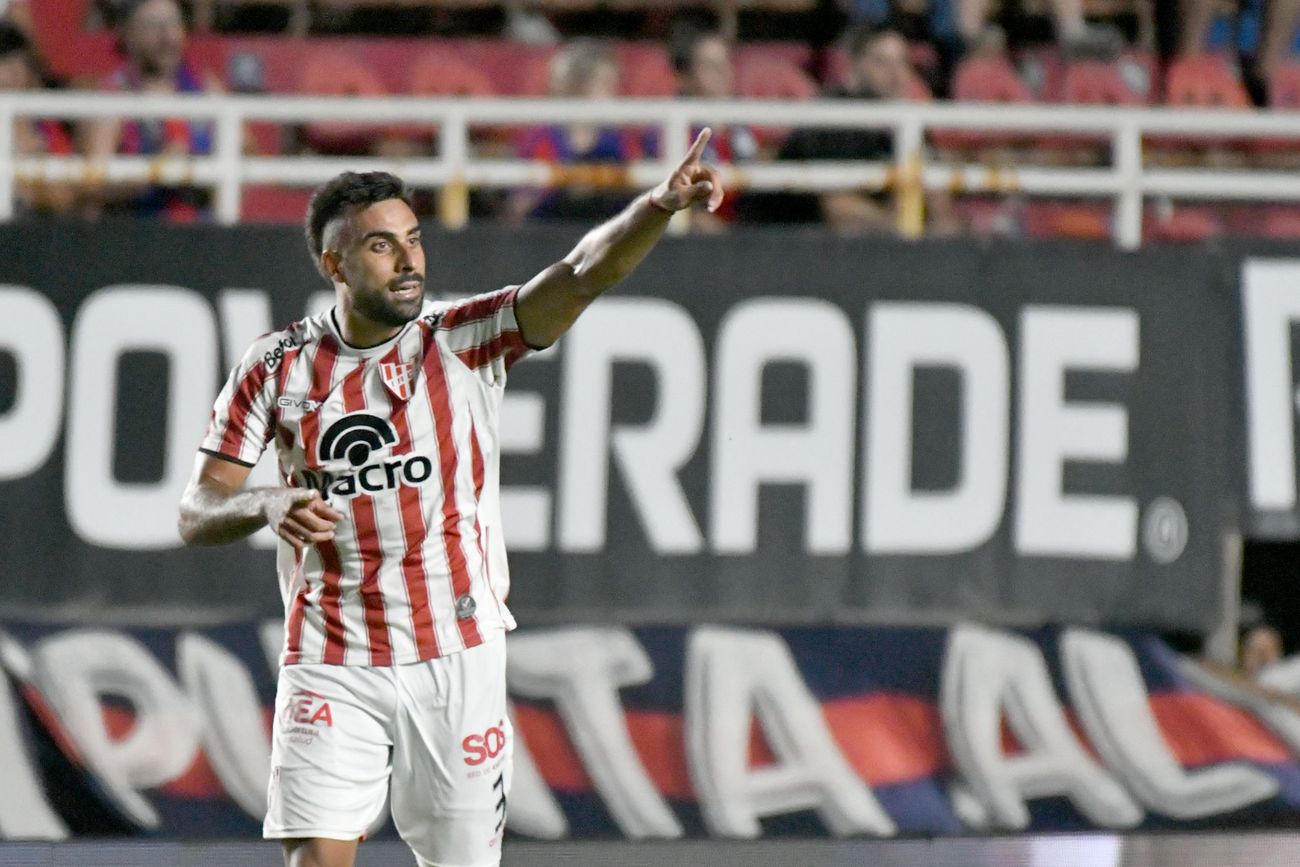 Instituto en su partido ante San Lorenzo por la séptima fecha. (Fotobaires).