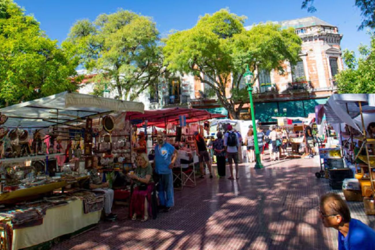 En el verano de Buenos Aires podés disfrutar de las ferias al aire libre.