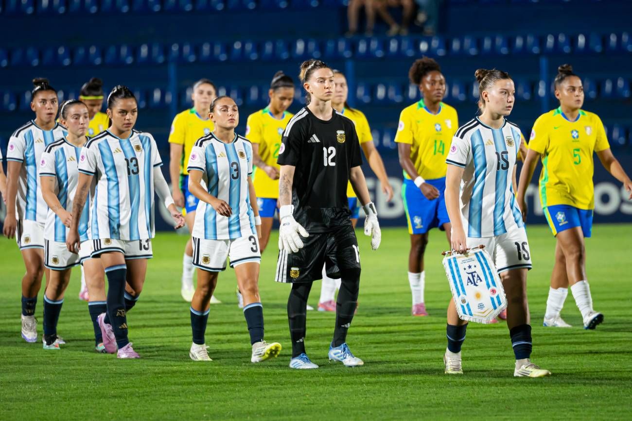 La selección femenina sub 20 y una dura derrota ante Brasil.