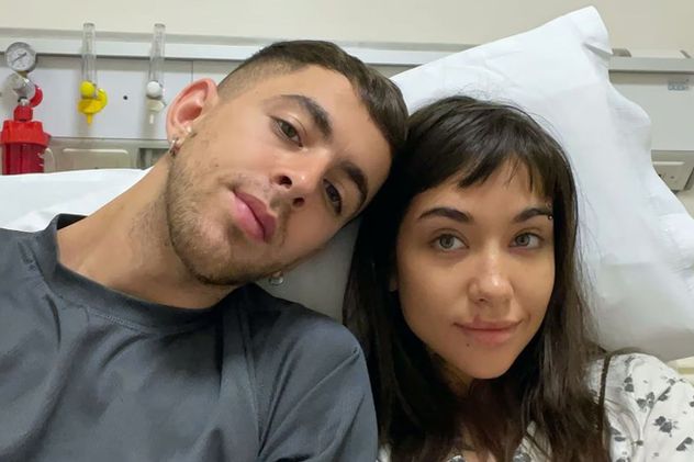 J Rei y María Becerra subieron una foto juntos desde el hospital luego de que la vida de la cantante se encontrara fuera de peligro.