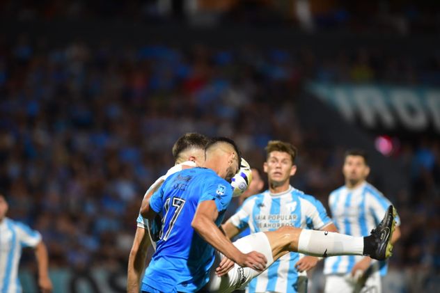 La impactante lesión de Lisandro López en Belgrano-Atlético Tucumán. (Javier Ferreyra / La Voz)