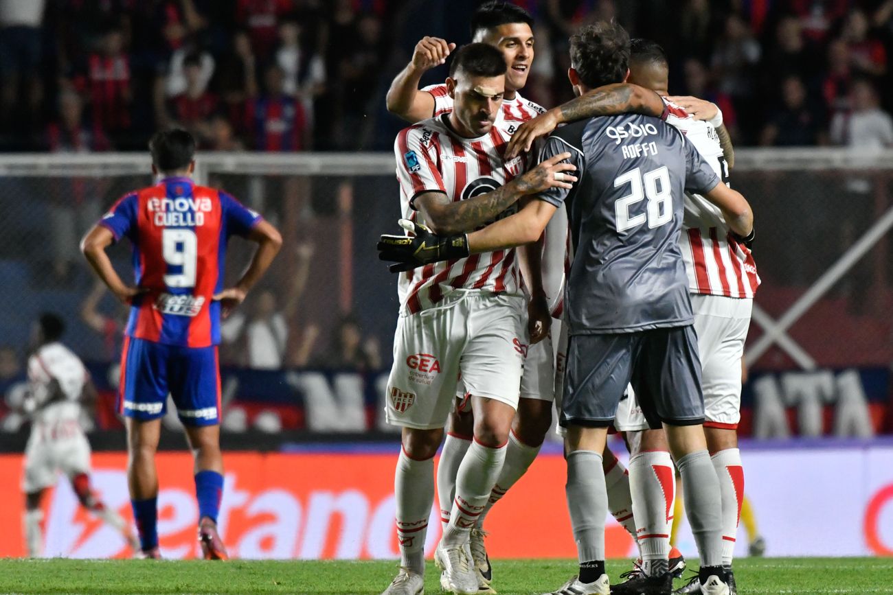 Instituto en su partido ante San Lorenzo por la séptima fecha. (Fotobaires).