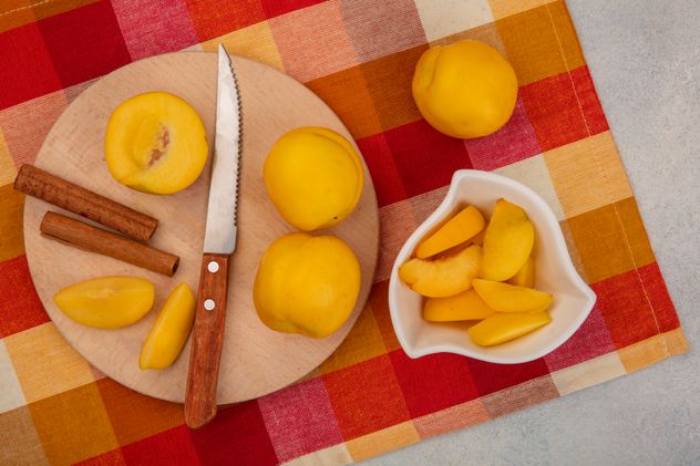Antes de que termine la temporada: cómo hacer duraznos en almíbar en casa.