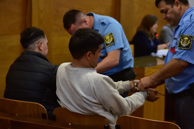 Héctor Vílchez y José Alberto Ocampo llegaron a juicio por el brutal episodio ocurrido en barrio Las Violetas en el que una chica perdió un ojo de un balazo. (José Hernández )