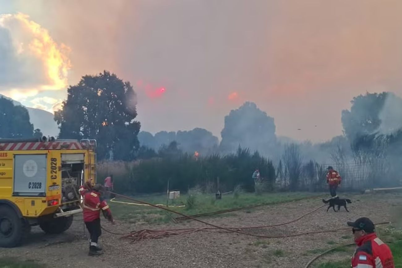 Nuevos focos de incendio en Los Alerces: las autoridades del Parque Nacional afirman que fueron intencionales. (Gentileza Infobae)