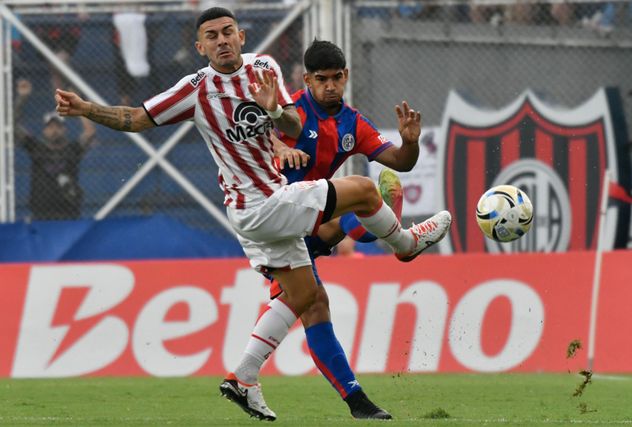 Instituto en su visita a San Lorenzo por la séptima fecha del Torneo Apertura 2026. (Fotobaires).