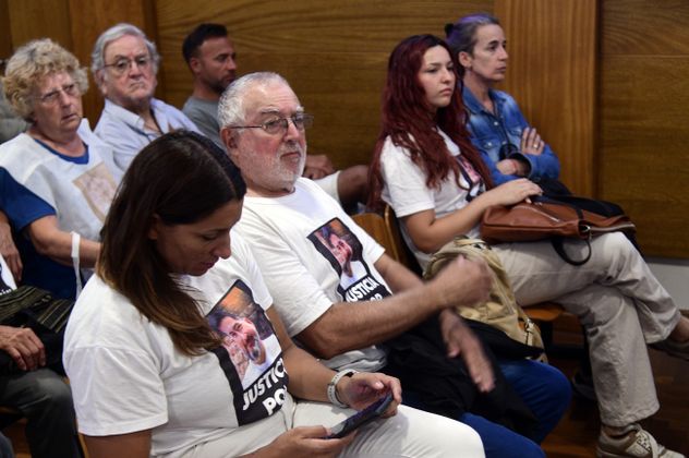 Familia. Familiares de Sebastián Villareal siguen el juicio en todas las audiencias. (Archivo)