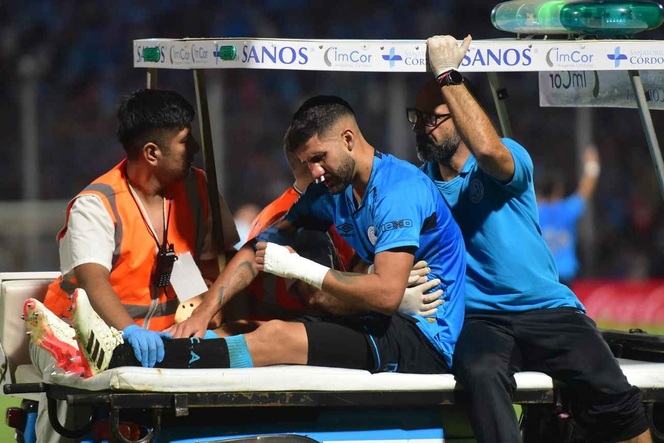 La impactante lesión de Lisandro López en Belgrano-Atlético Tucumán. (Javier Ferreyra / La Voz)