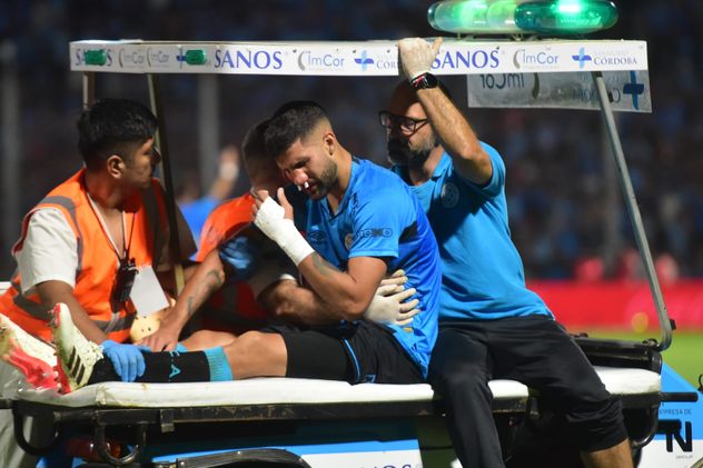 La impactante lesión de Lisandro López en Belgrano-Atlético Tucumán. (Javier Ferreyra / La Voz)