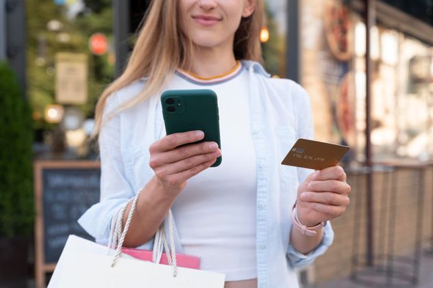 Del banco al celular: el 40% cobra el sueldo y lo mueve en 48 horas a billeteras virtuales.