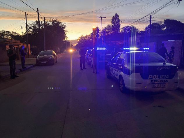 Los jóvenes acusados fueron detenidos tras operativos policiales en Villa Dolores. (Radio Sylo)