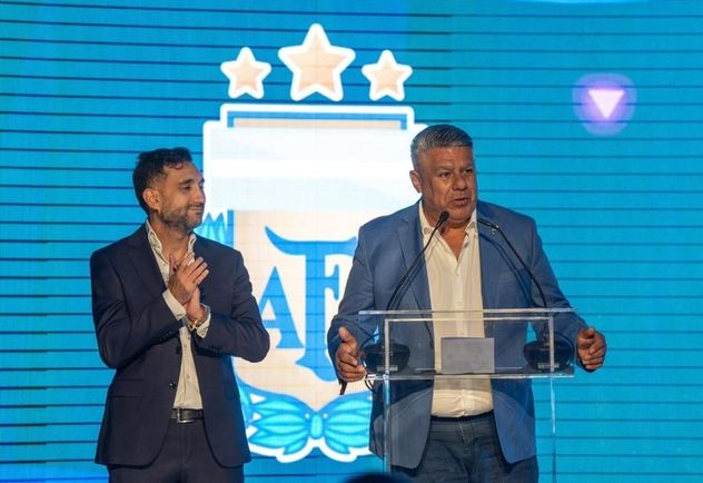 Ariel Vallejo, el dueño de Sur Finanzas, y Claudio "Chiqui" Tapia, presidente de la AFA.