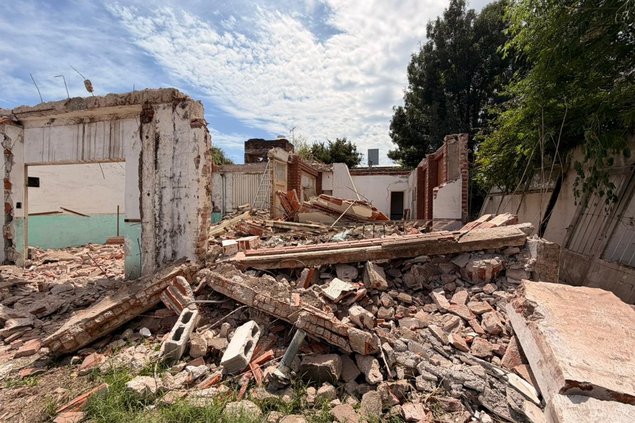 Villa Allende: un albañil resultó herido tras el derrumbe de un techo