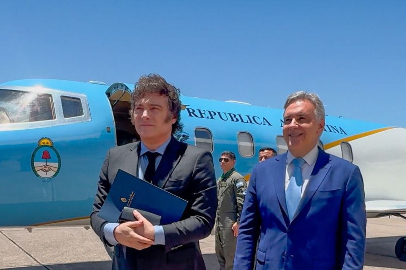 Javier Milei y Martín Llaryora.