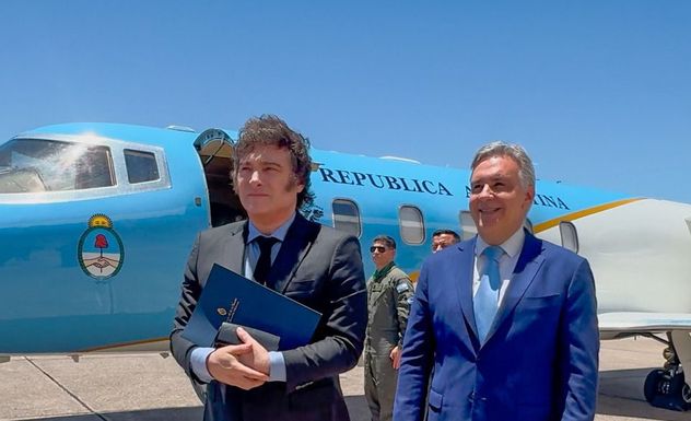 Javier Milei y Martín Llaryora.