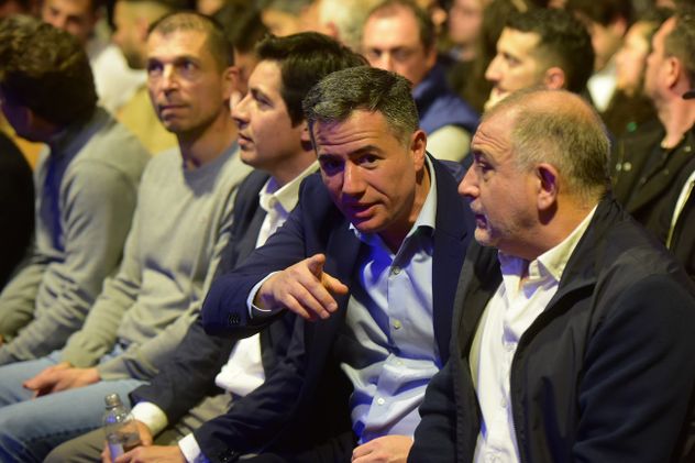 Gabriel Bornoroni y Luis Juez. En segundo plano, los diputados nacionales Gonzalo Roca y Luis Picat. 