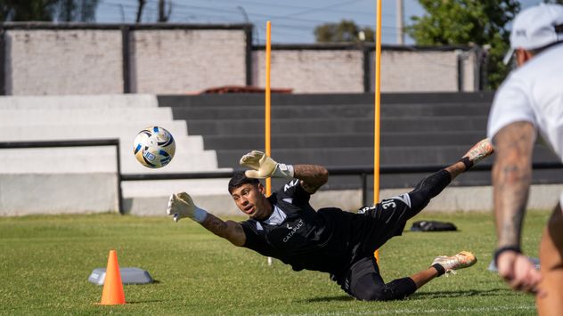 Lautaro Petruchi, arquero cordobés de Gimnasia de Mendoza en LPF. (Prensa Gimnasia de Mendoza).