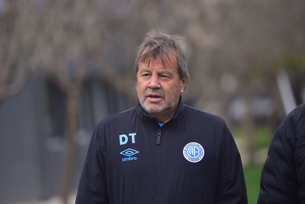 Ricardo Zielinski, técnico de Belgrano y la taea de eordenar el equipo.