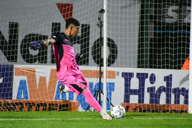 Lautaro Petruchi, arquero cordobés de Gimnasia de Mendoza en LPF. (Prensa Gimnasia de Mendoza).