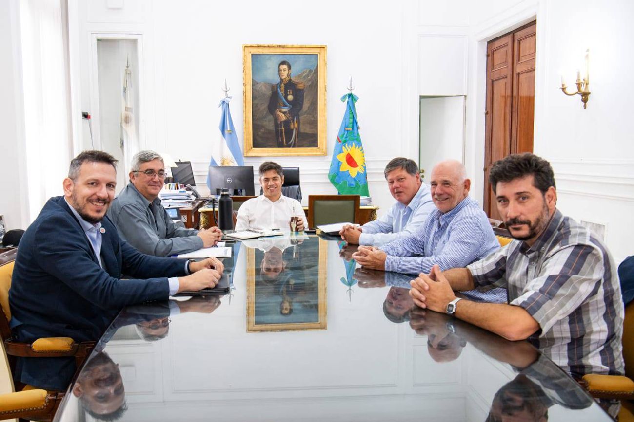 REUNIÓN. El gobernador Axel Kicillof se reunió con representantes de Expoagro, a quienes les confirmó su presencia en la muestra.