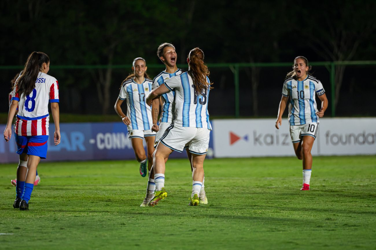 Kishi Núñez, goladora del Sudamericano sub 20 (AFA)