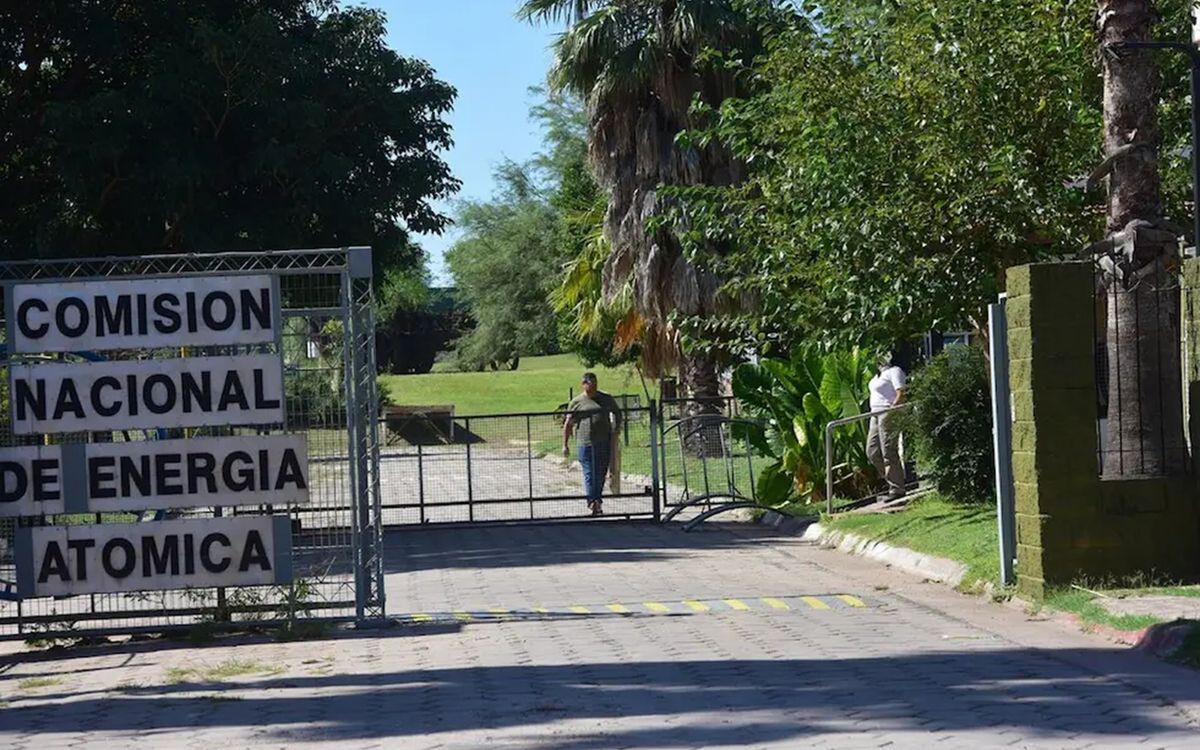 Fachada de la Empresa Dioxitek. La Voz