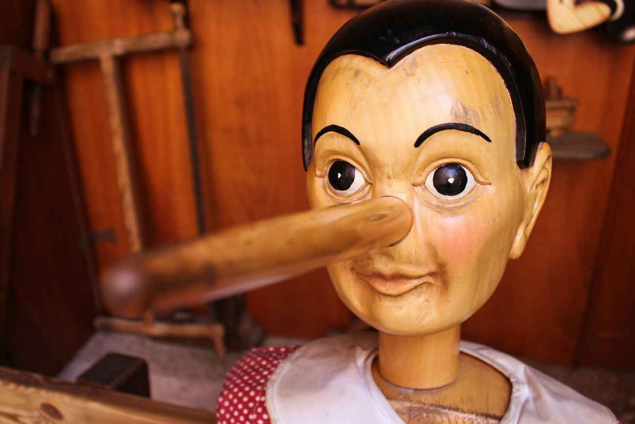 Decir pequeñas mentiras desensibiliza a nuestro cerebro frente a las emociones negativas asociadas. 