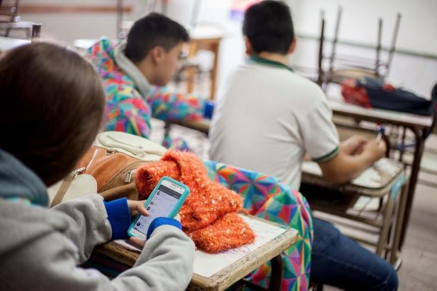Campaña para evitar el ausentismo escolar de estudiantes en Argentina.