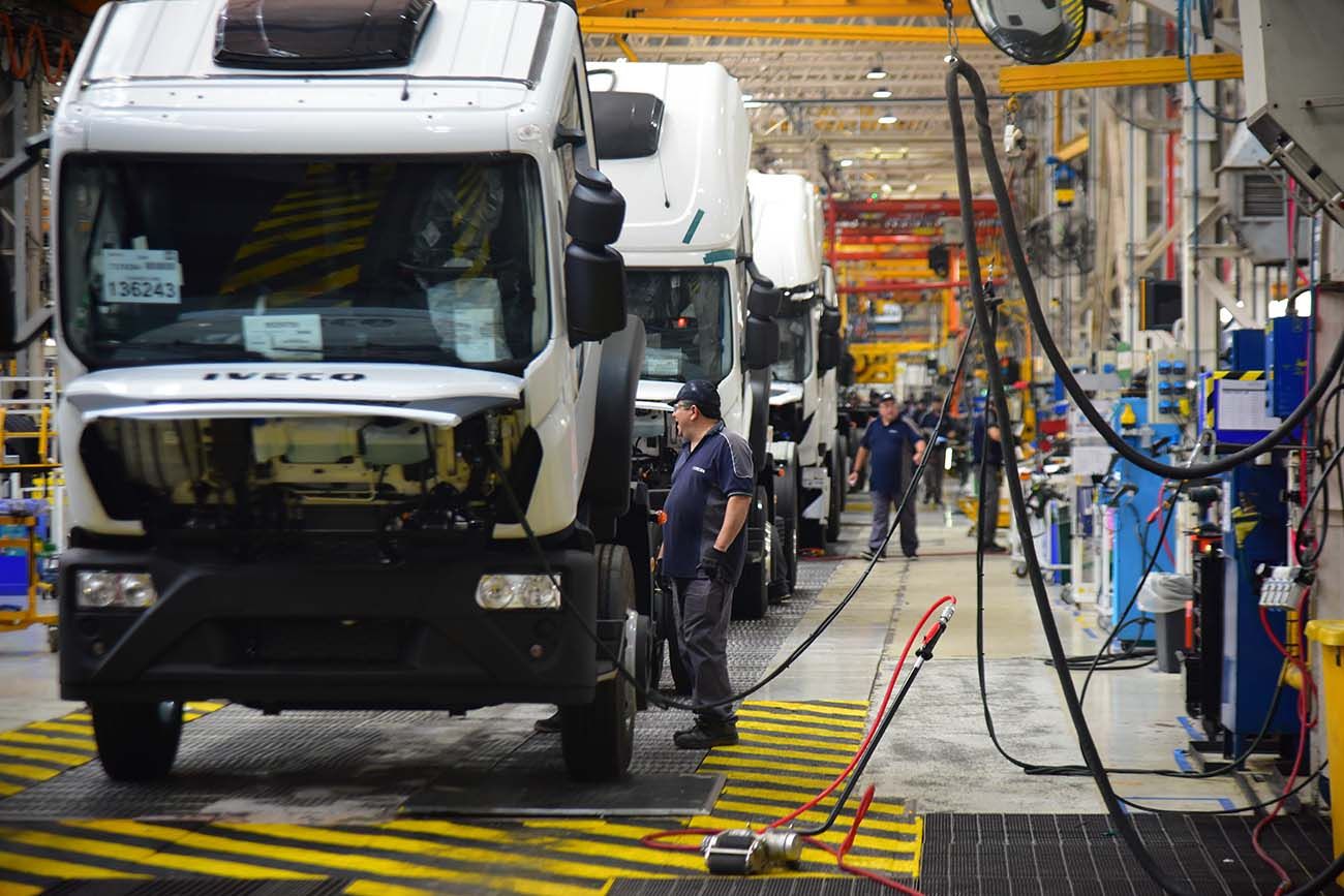 Recorrido por la planta de Iveco. (Pedro Castillo / La Voz)