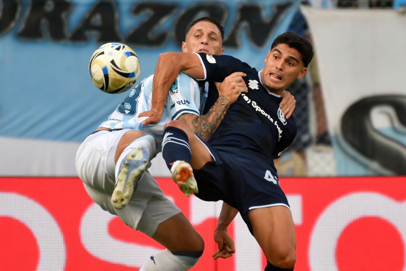 Racing de Avellaneda en su cotejo ante Independiente Rivadavia.