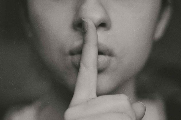 Decir pequeñas mentiras desensibiliza a nuestro cerebro frente a las emociones negativas asociadas.