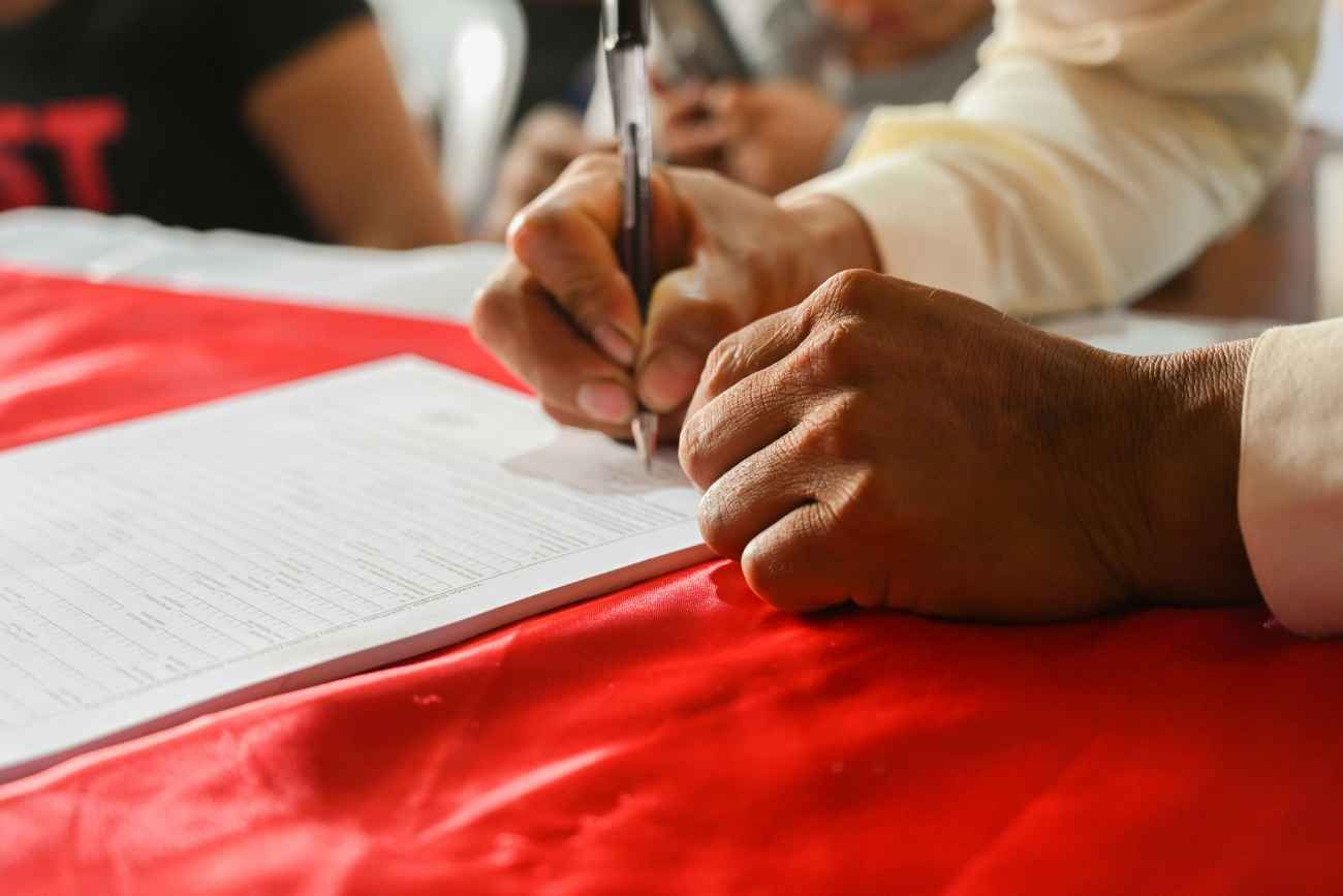 Lo que dice sobre la personalidad la forma en que las personas firman. 