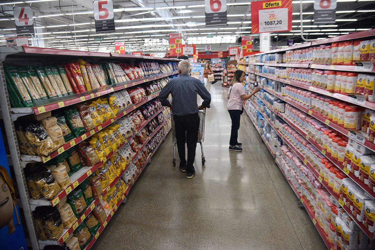 Una familia cordobesa necesita unos $ 768.000 para realizar su compra mensual en el súper. (La Voz)