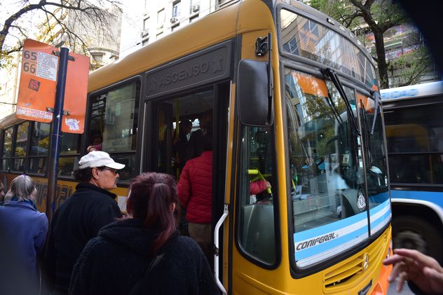 Además, detalló que la empresa restructuró las paradas, que estaban alejadas unas de otras, y las ubicó a 500 metros.(La Voz)