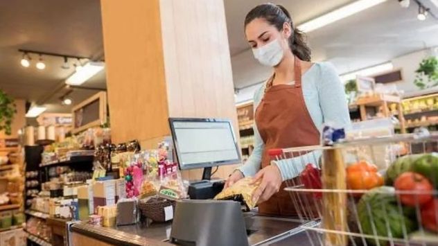 Sueldos de comercio: cuánto cobra un cajero de Coto y Carrefour en marzo 2026 y cómo se arma el salario.