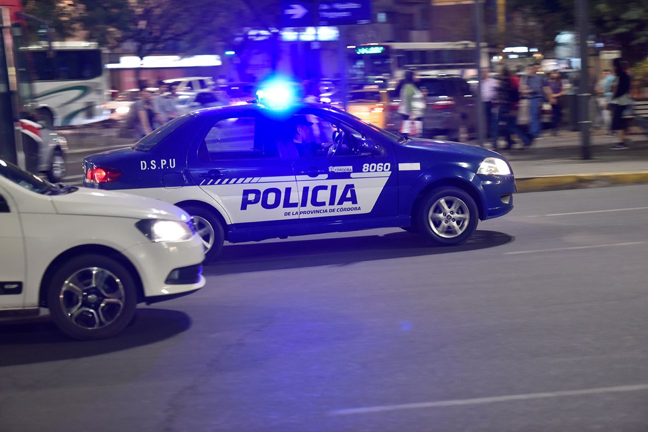 Moviles policiales patrulleros policia autos de la policia. La Voz
