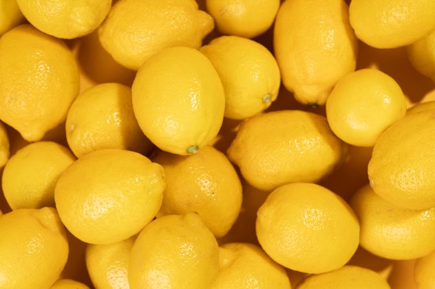 ¿Se pueden congelar los limones? Las claves para que te queden listos para usar.