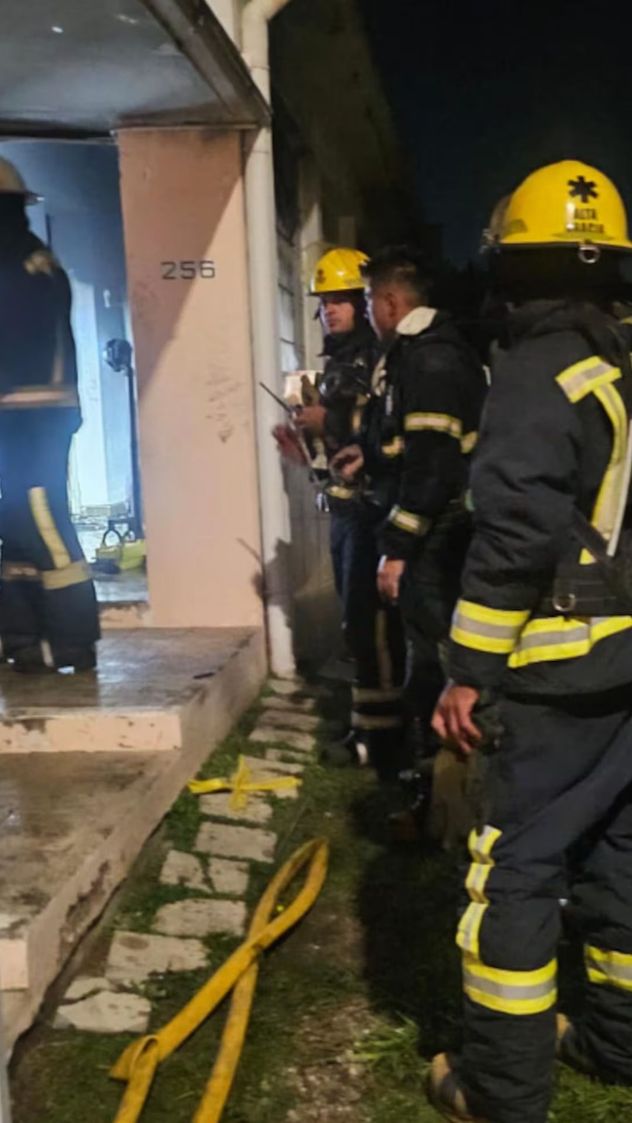 Se incendió una casa y murió una mujer de 80 años en Alta Gracia.