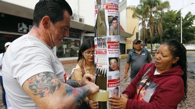 Periodistas en México abren plataforma para identificar prendas de personas desaparecidas.