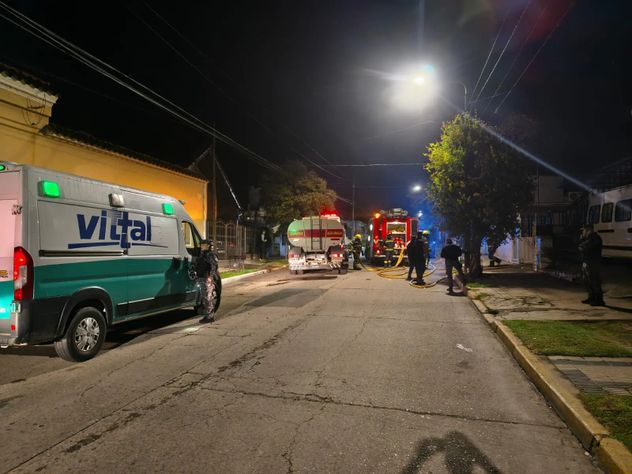 Se incendió una casa y murió una mujer de 80 años en Alta Gracia.