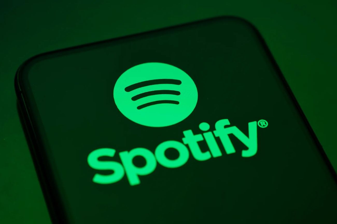 Nueva función de Spotify permite mezclar canciones automáticamente como un DJ.