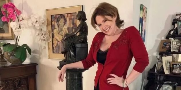 Andrea del Boca tiene una decoración vintage y artística en su hogar.