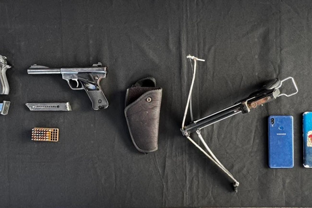 Operativo policial en la ciudad: múltiples allanamientos, siete detenidos, secuestro de armas y droga