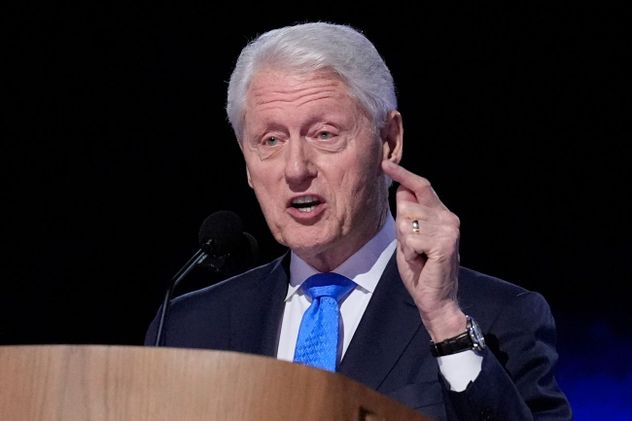 Bill Clinton declaró ante el Congreso estadounidense por sus vínculos con Epstein: “No hice nada malo”. (AP / Archivo)